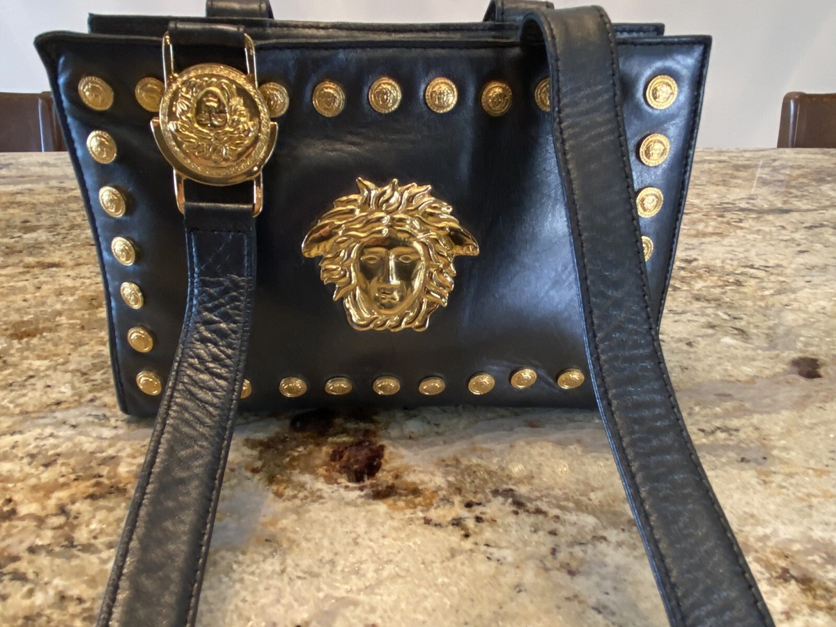 Auth. GIANNI VERSACE VINTAGE Black Leather Shoulder Bag Black W