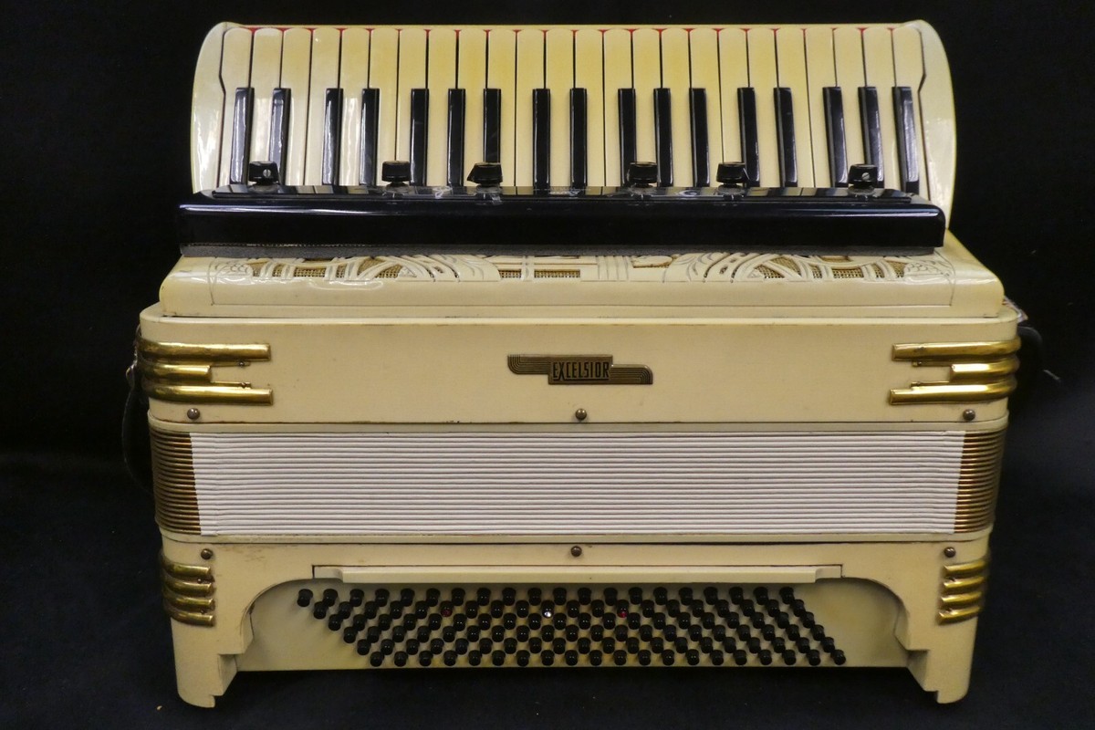 庭*修様 EXCELSIOR アコーディオン41鍵120B hz 443定評のグ 庭*