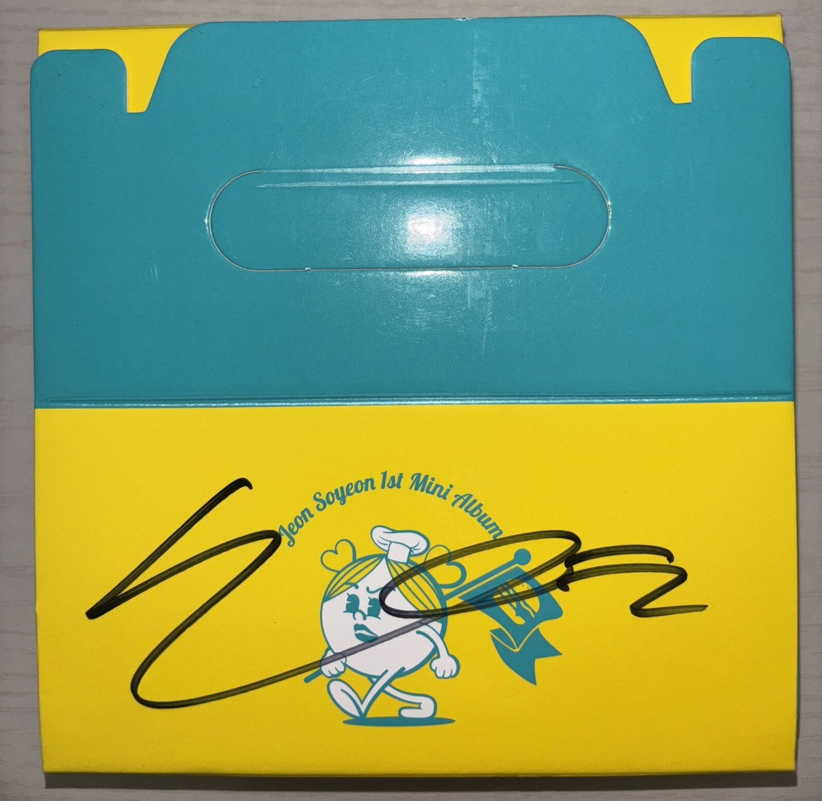 G) I-DLE G IDLE Jeon Soyeon [Windy] Autographed Signed Album GIDLE