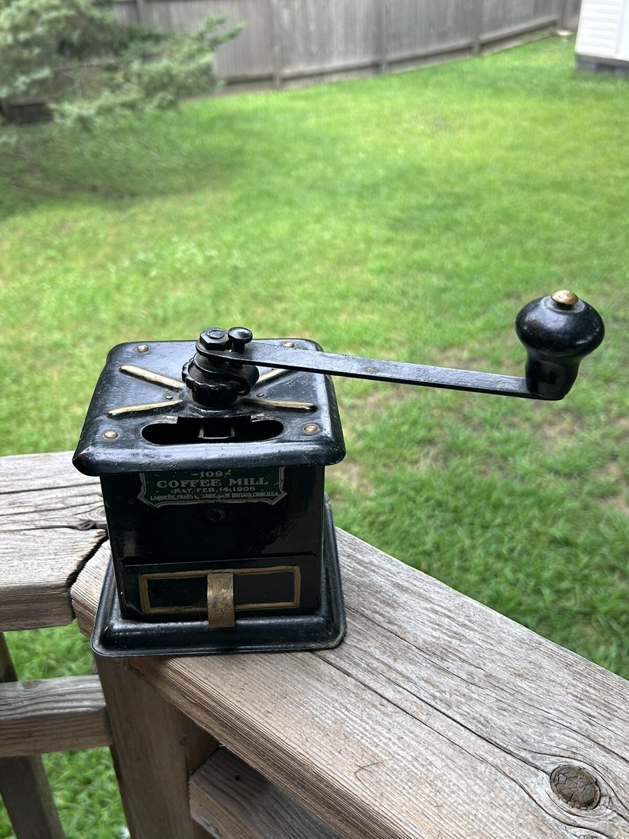 Antique Universal 109 Coffee Mill Grinder Metal Wood Knob Patent