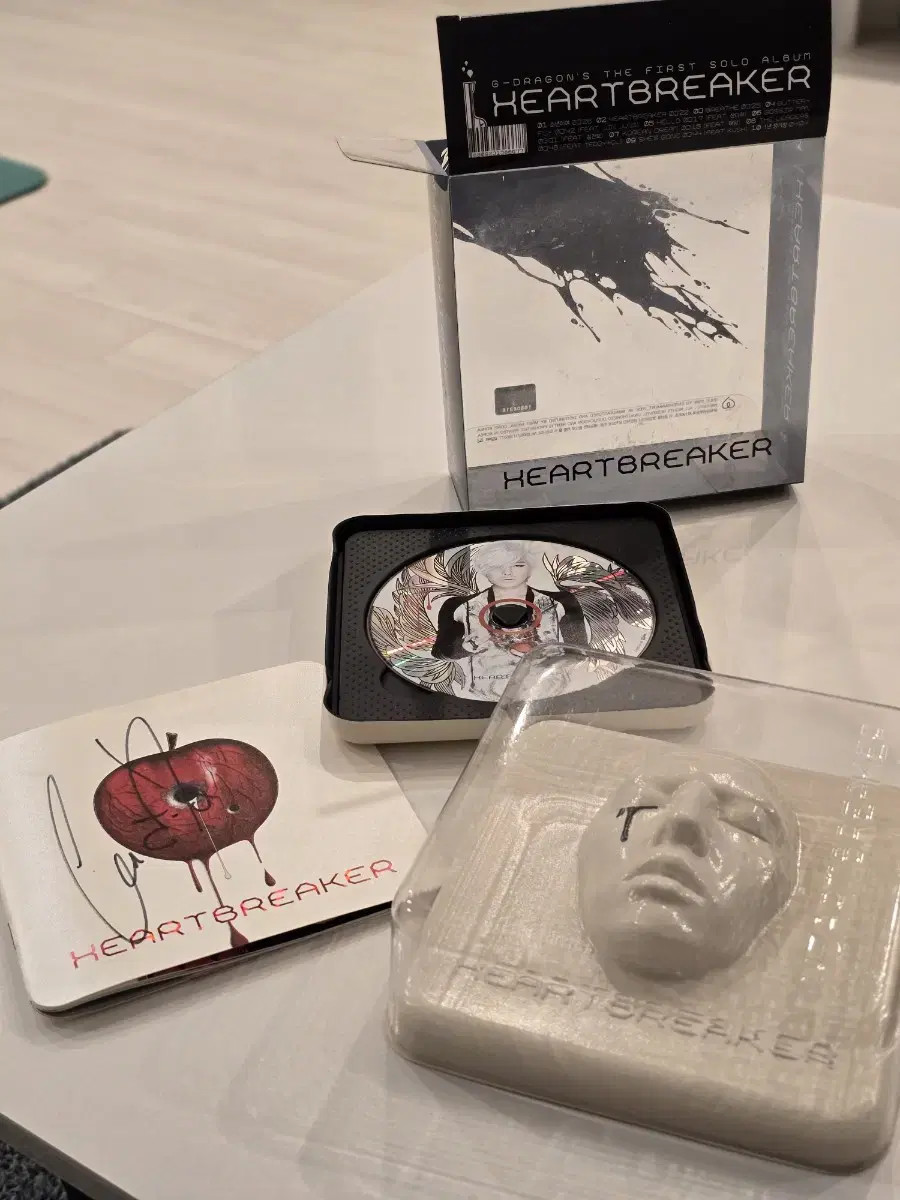 G-DRAGON HEARTBREAKER 韓国版CD 直筆サイン入り G-DRAGON