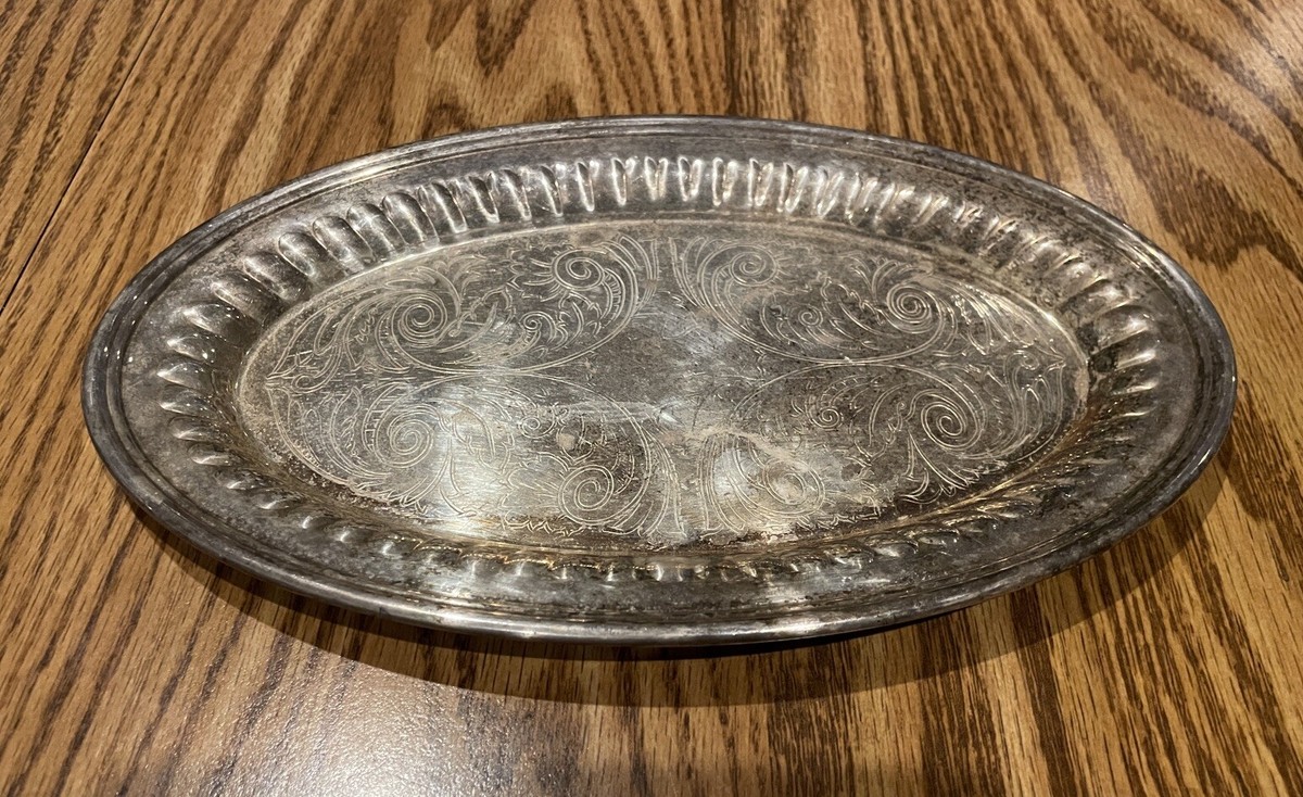Vintage Oneida Silversmiths 9.5” Silver Plate Oval Serving Tray