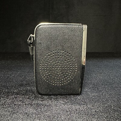 VINTAGE PANASONIC 8 TRANSISTOR AM RADIO MODEL R-1326, In Working