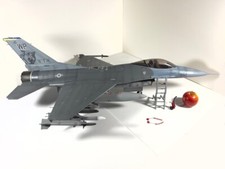 BBI Elite Force F-16c / F-16 Fighting Falcon - Wolfpack 1 18 for