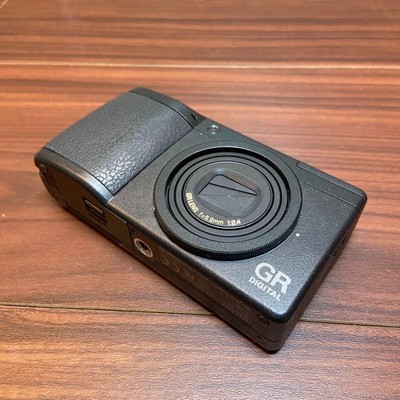 Ricoh GR Digital II 10.1MP CCD Sensor Compact Digital Camera Black