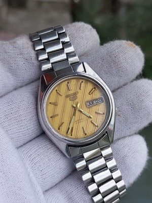 Vintage Seiko 5 7019-6081 Automatic 21 jewels men watch made in