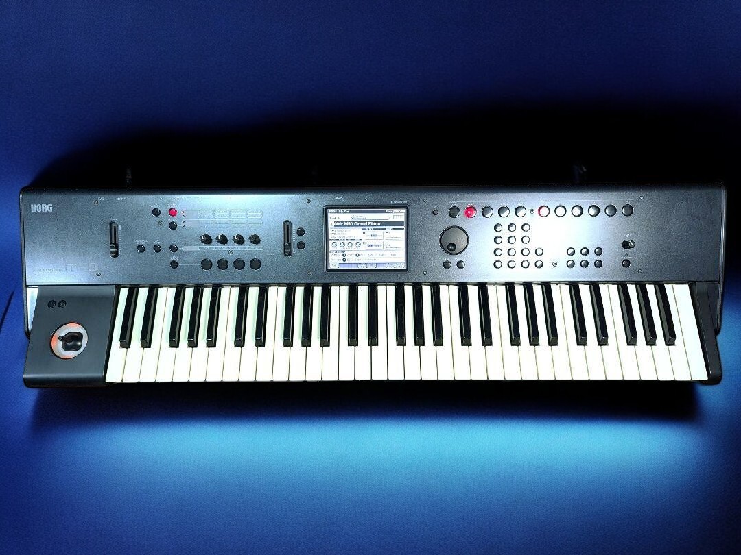 KORG M50 61 Key Synthesizer WorkstationBlack keyboard Music