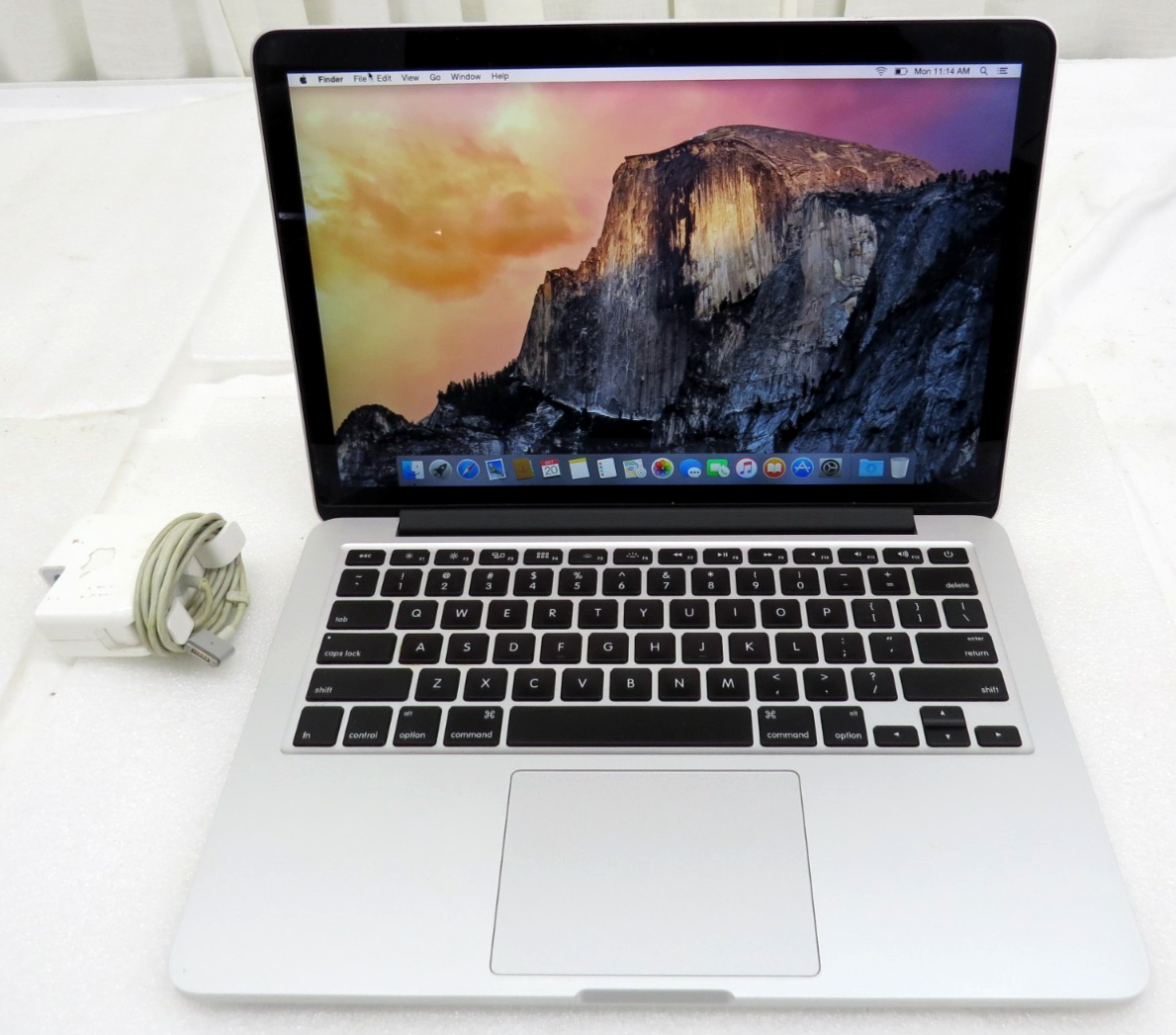 Apple Macbook Pro 13.3” Laptop 2.7GHz 8GB RAM 128GB SSD Iris