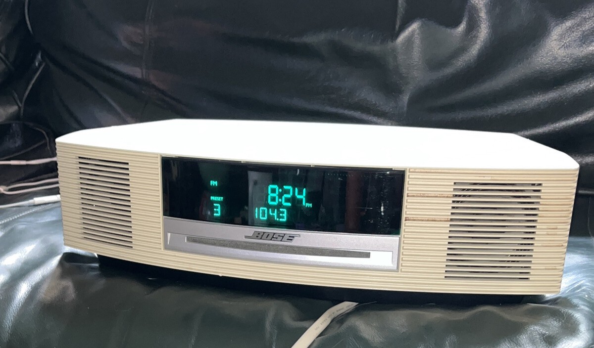 Bose Wave Music System AWRCC2 CD Radio AM/FM Alarm Clock Cream W