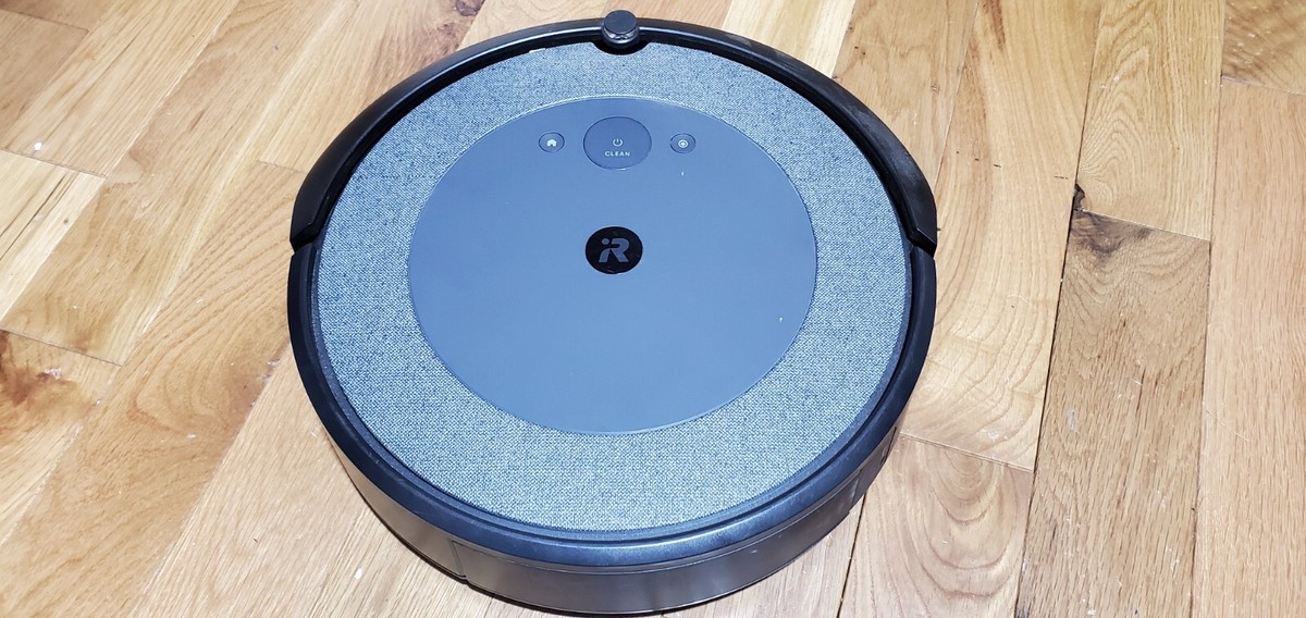iRobot Roomba i3 RVD-Y1 Wi-Fi Connected Robot Vacuum. FOR PARTS
