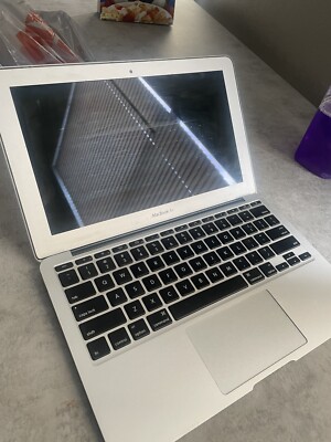 Apple MacBook Air A1370 11.6