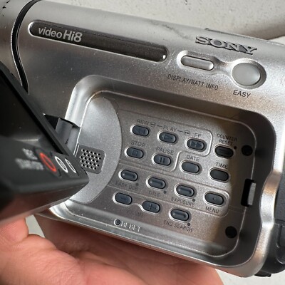 Sony Hi8 Handycam Silver 990x Digital Zoom Video Camera Recorder