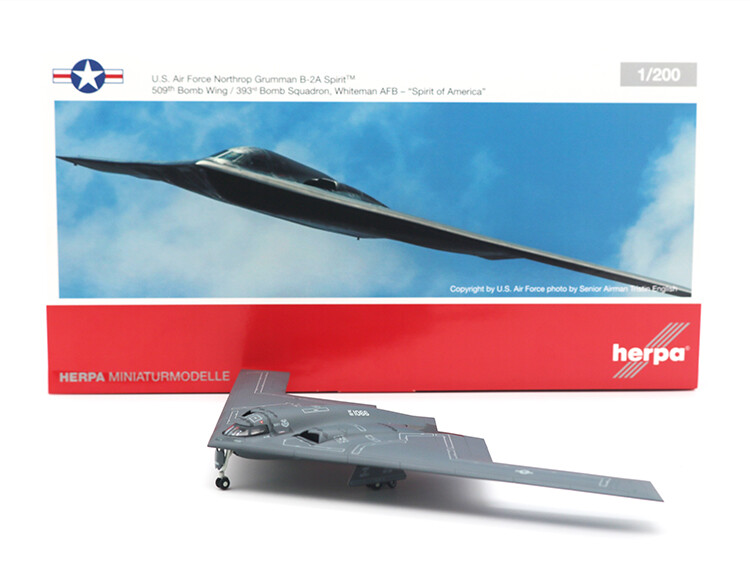Herpa 1/200 Spirit of America B-2A Phantom Bomber 82-1066 Finished