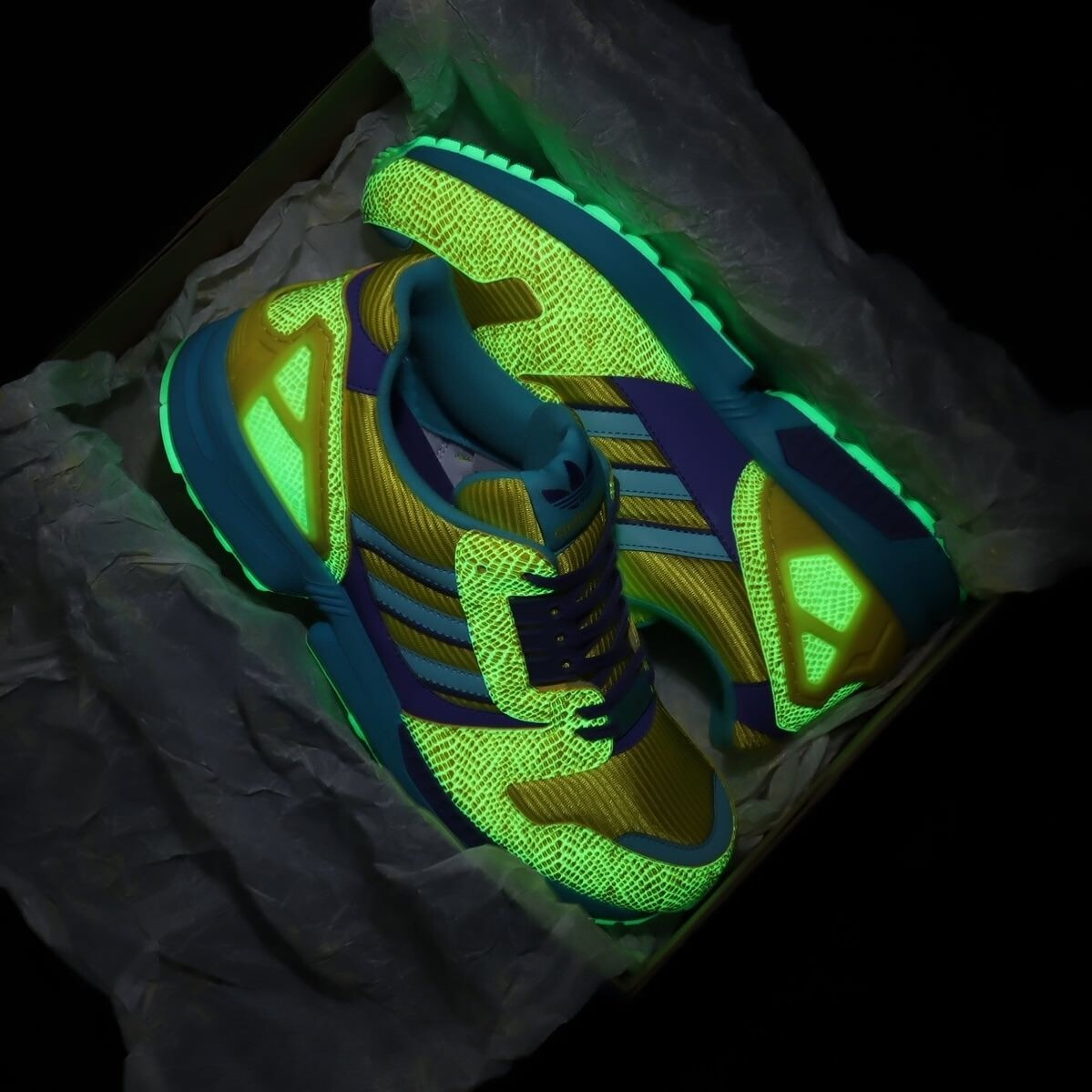 atmos × adidas Originals ZX8000 Ura Yellow Blue JQ2580 Men's Size