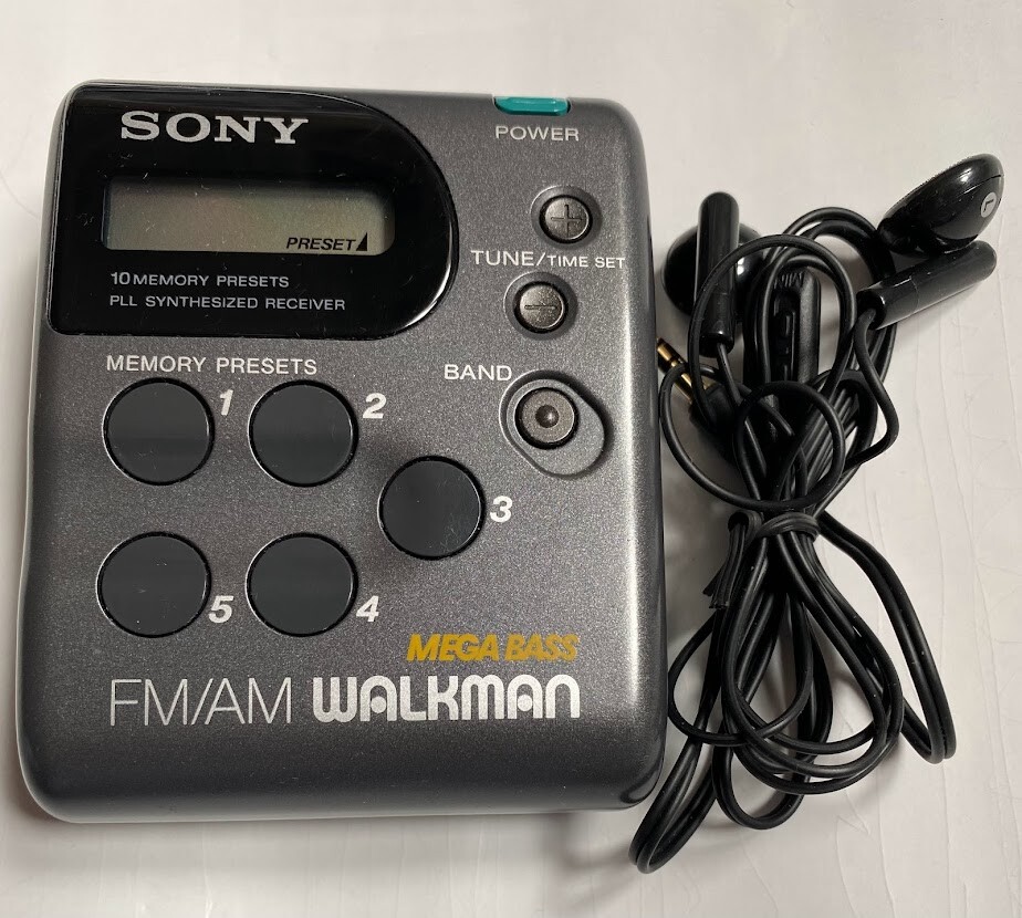 Sony SRF-M43 Walkman Mega Bass AM /FM Radio V G Condition- Perfect