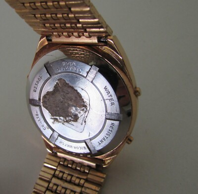 VINTAGE RICOH RIQUARTZ LCD DIGITAL GOLD TONE ALARM CHRONO WATCH