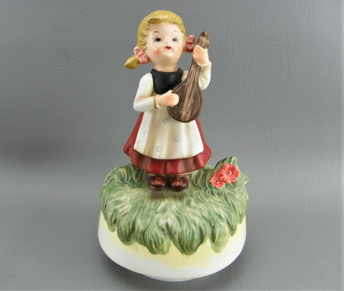 Vintage Ceramic Musical Knick Knack Paddy Whack German Girl w
