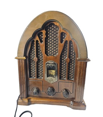 GE General Electric Model 7-4100JA Retro Cathedral AM FM Radio
