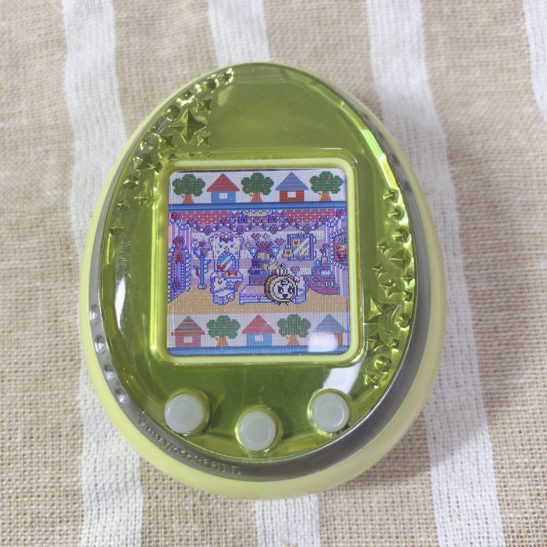 たまごっちidl 美品 2011年 たまごっち iDL 2011 Tamagotchi iD L