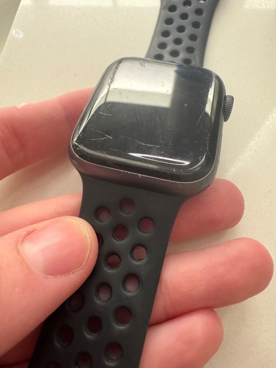 Apple Watch Series 4 Nike+ 40 mm Space Gray Aluminum Case with