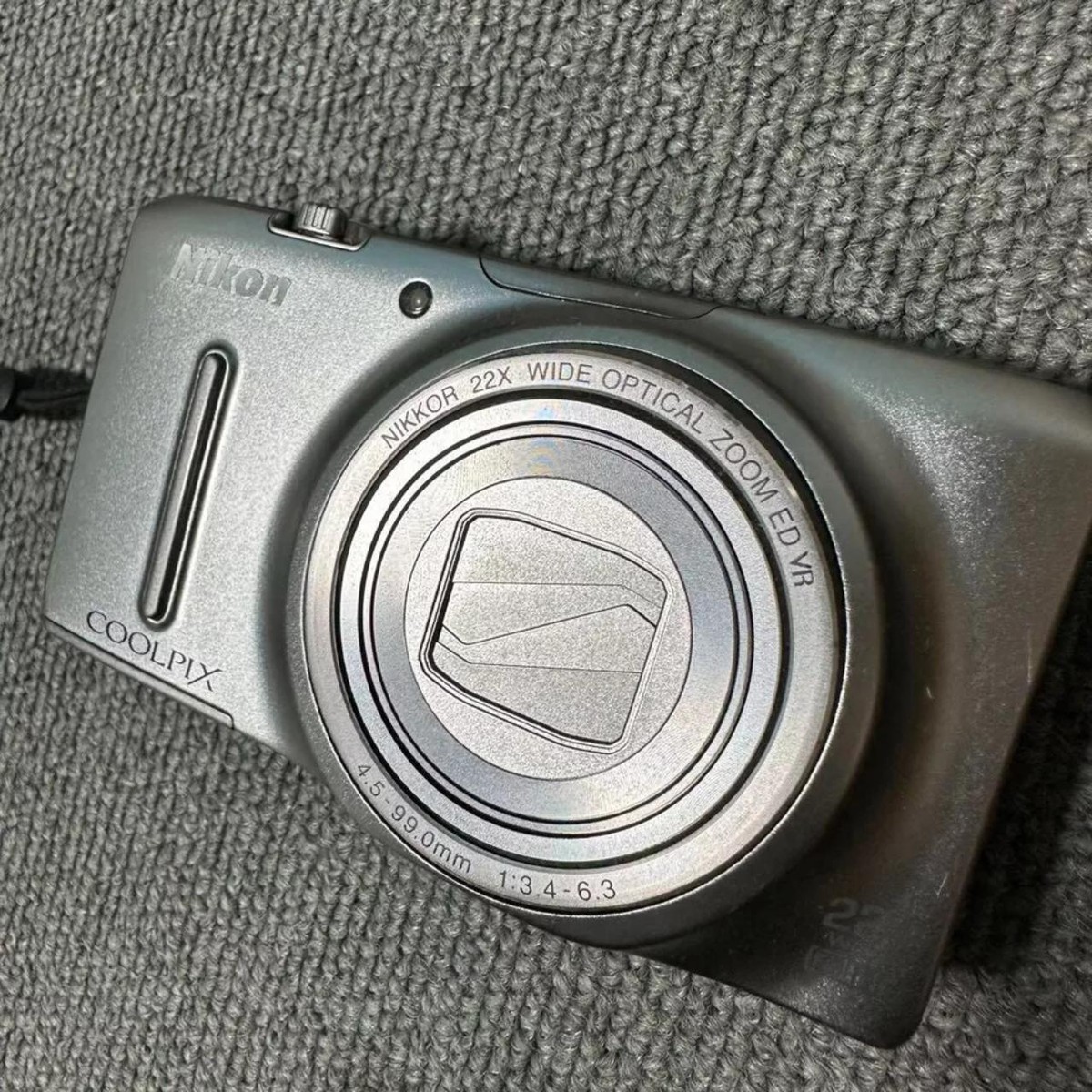 Nikon COOLPIX S9500 18.1MP Compact Digital Camera 22x Optical Zoom