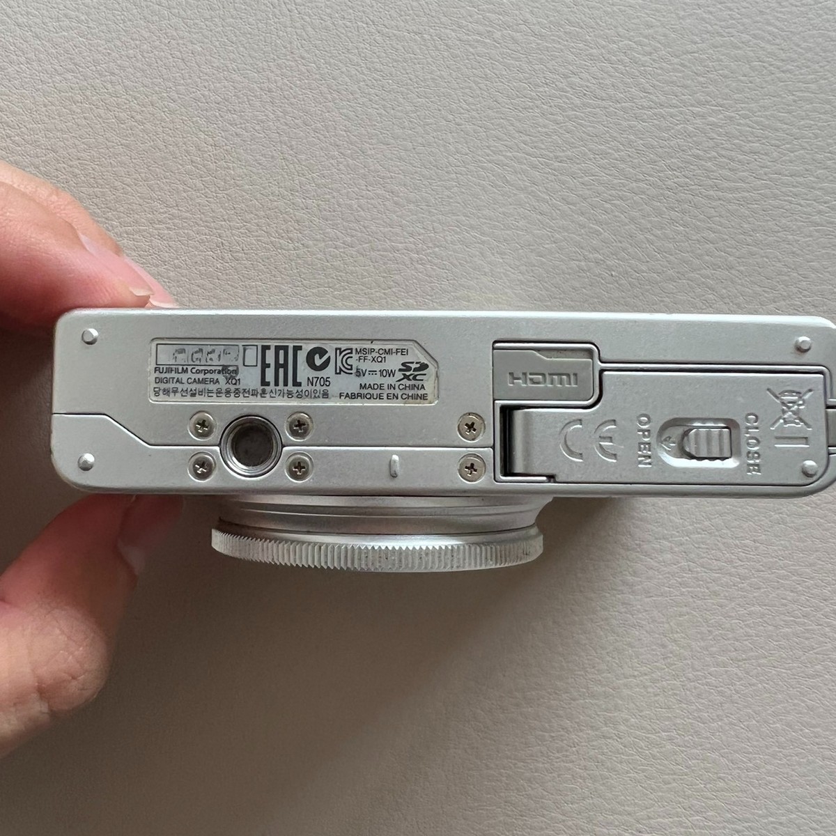 FUJIFILM XQ1 Digital Camera 12.0 MP 4x Optical Zoom with