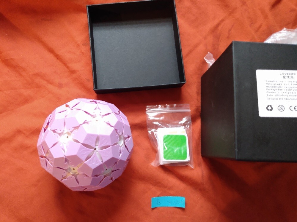 VERYPUZZLE LOVE BIRDS PINK TWISTY PUZZLE CUBE LOVEBIRDS WITH