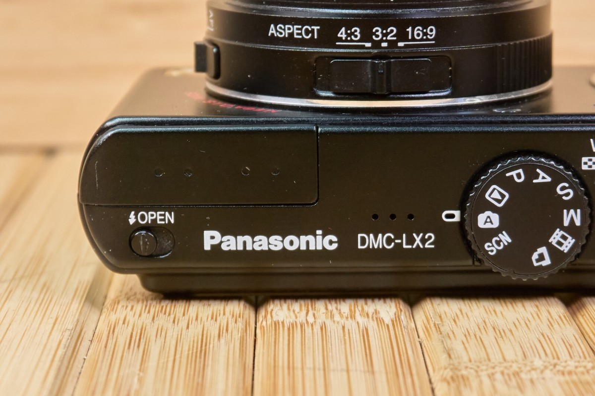 Panasonic Lumix DMC-LX2 10.2MP Digital Camera, Leica Lens, Made in