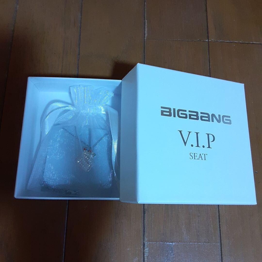 BIGBANG VIP Seat Swarovski Pendant Japan Osaka Limited Official