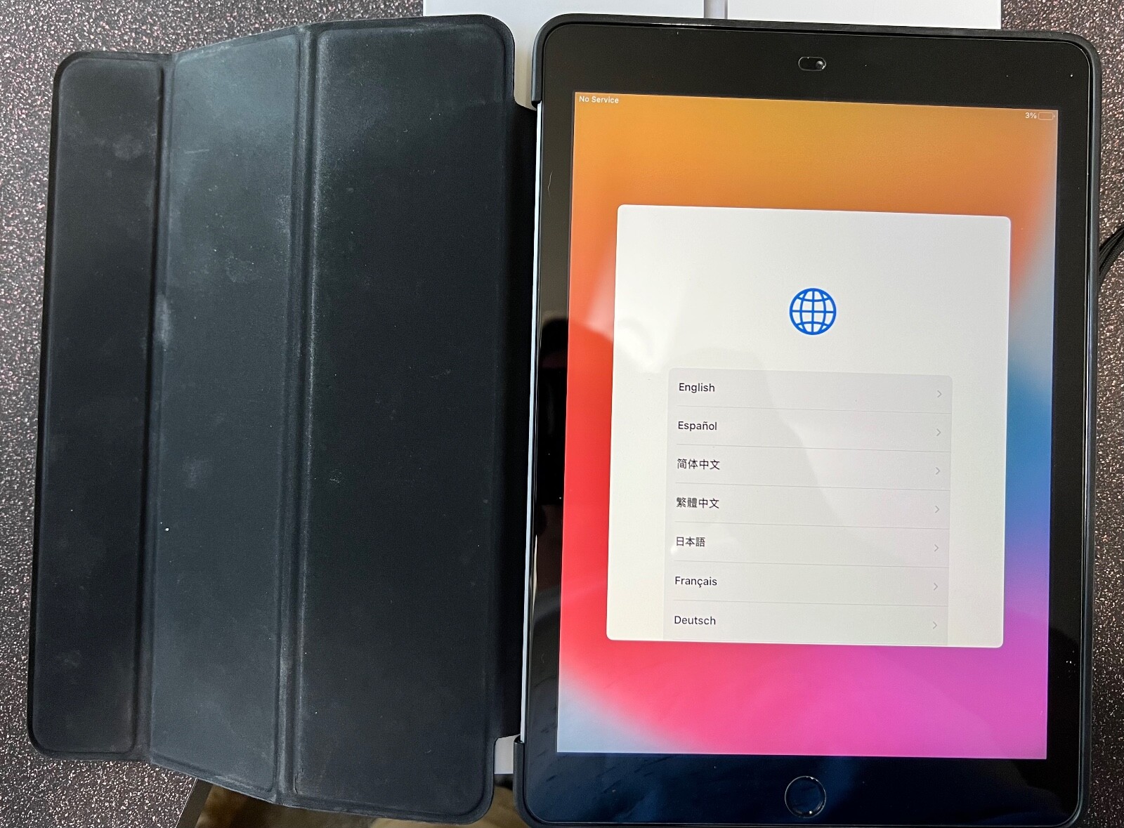 Apple iPad 5th Gen. 128GB, Wi-Fi + Cellular (Unlocked), 9.7in