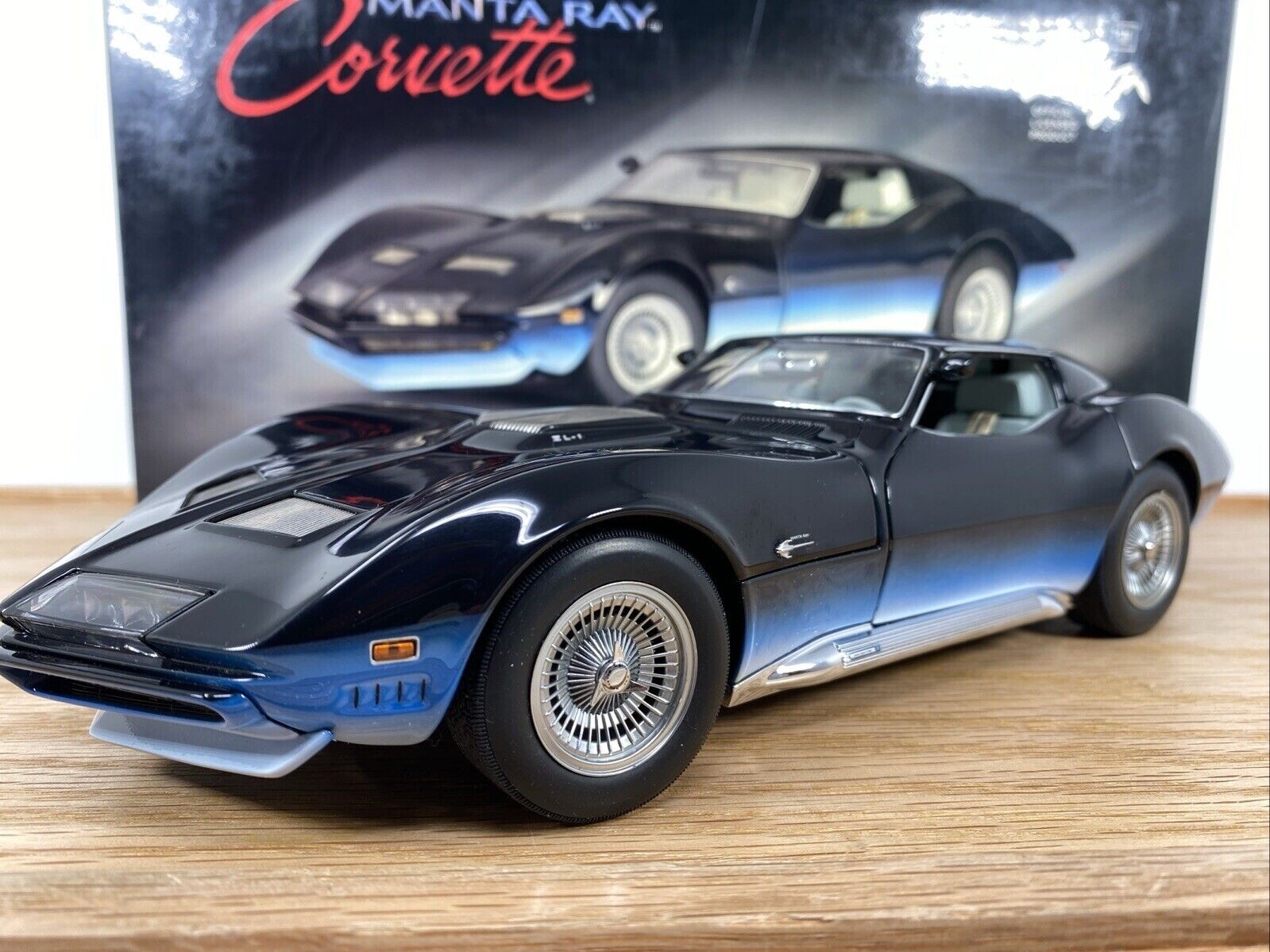 1/18 AUTOart 1968 Chevrolet Corvette Manta Ray | eBay