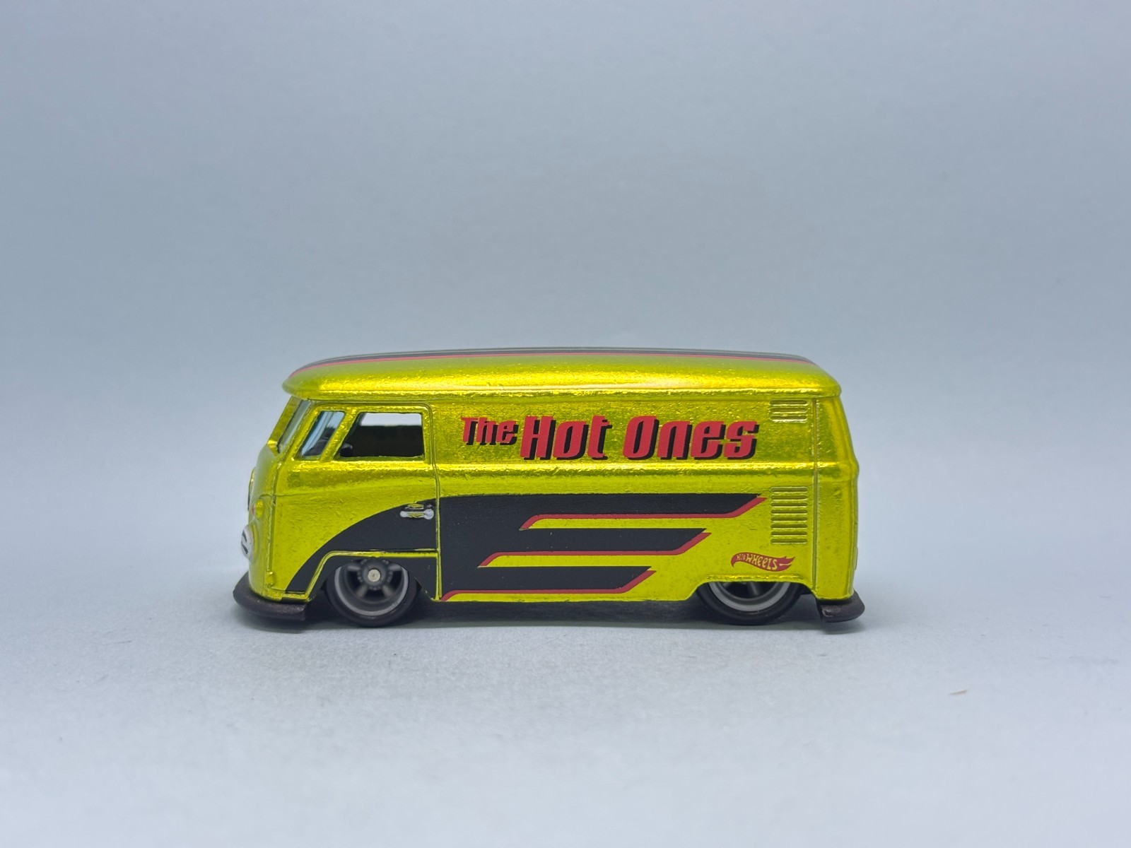 2025 Hot Wheels The Hot Ones Volkswagen T1 Panel Bus , Un-spun