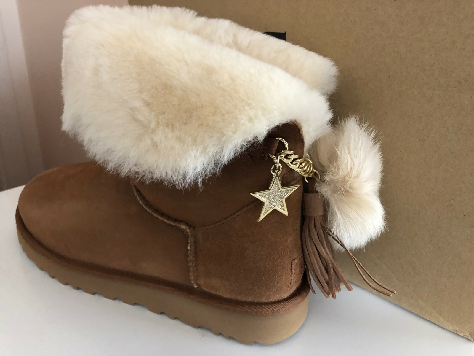 NEW WOMENS UGG AUSTRALIA CLASSIC CHARM SUEDE BOOTS CHESTNUT $230+