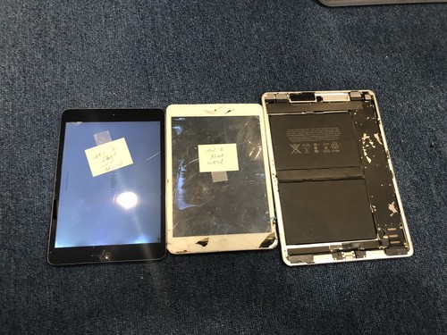 AS IS Lot of Apple iPad Pro 1st gen 9.7' and iPad Mini 2nd Gen