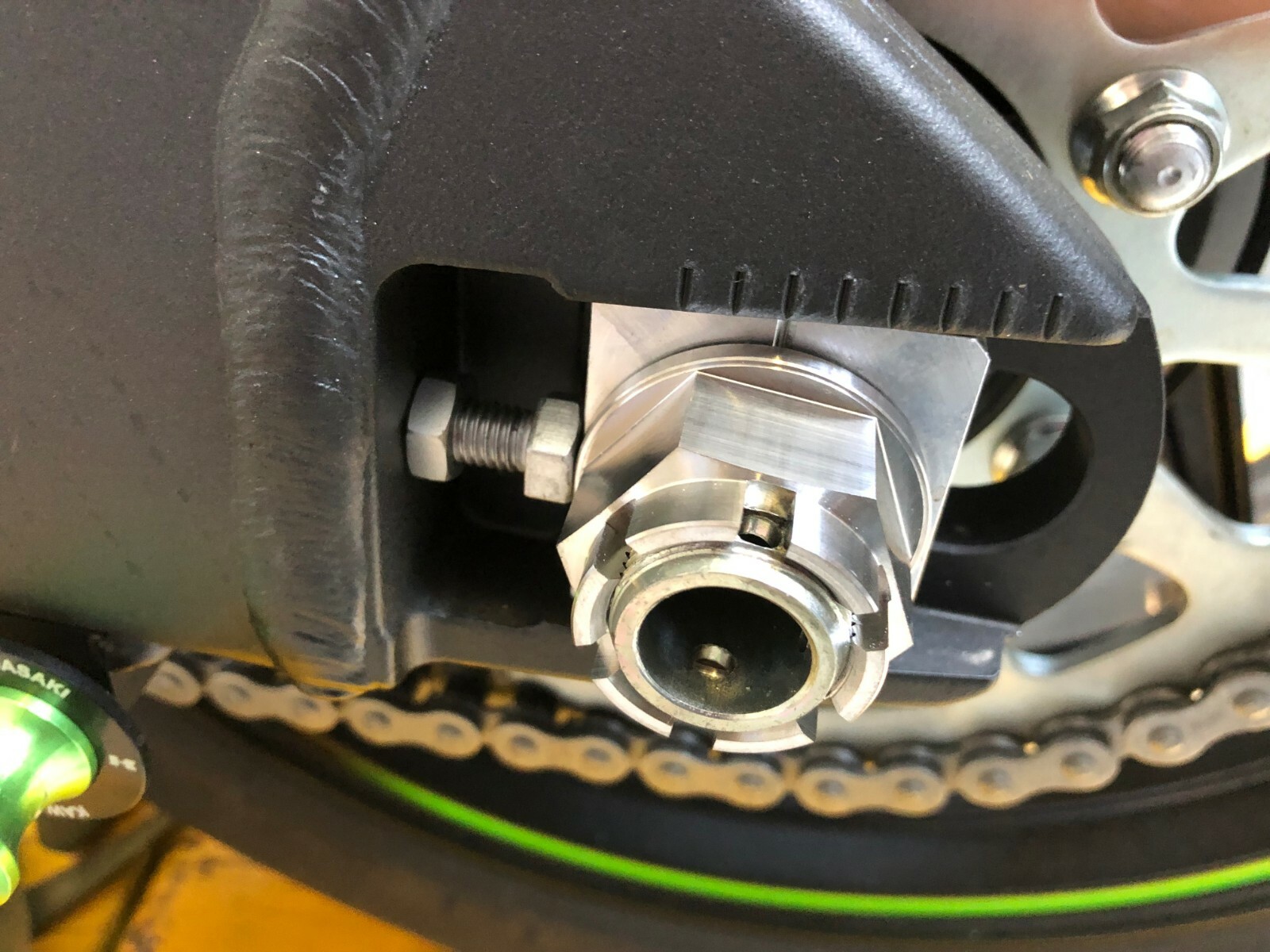 Kawasaki ZX10R Ninja 2011-2026 REAR AXLE CASTLE FLANGED NUT