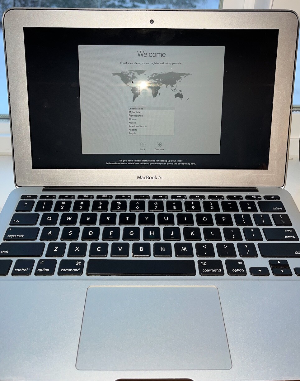 Apple MacBook Air MD711LL/A 11.6
