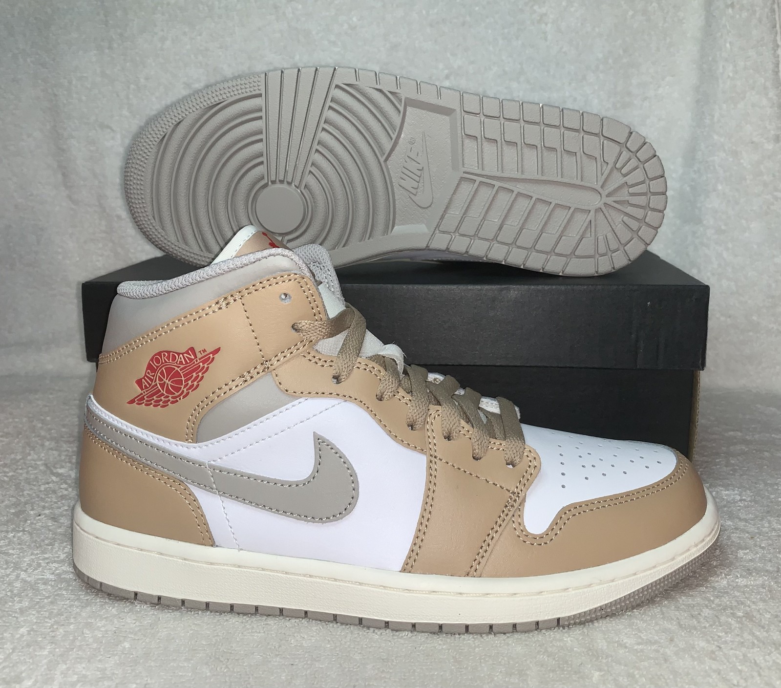 NIKE AIR JORDAN 1 MID SNEAKERS DQ8426 200 MENS SIZE 8.5 HEMP FIRE