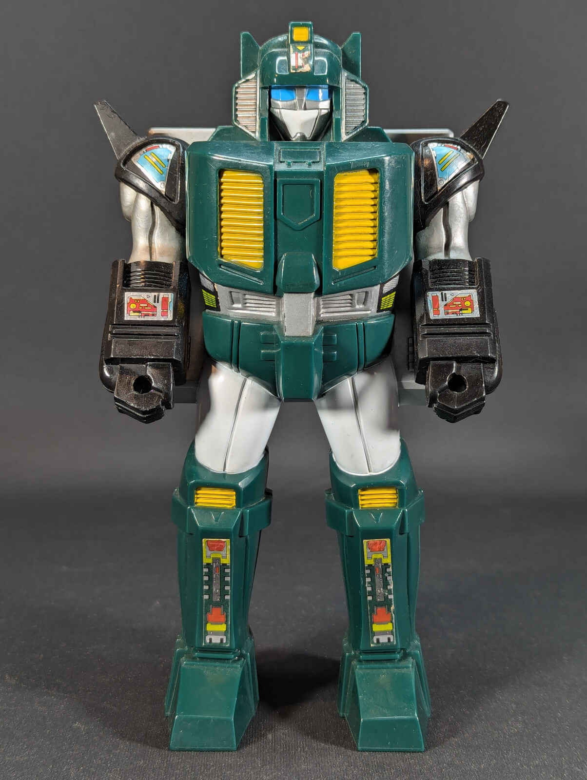 Transformers G1 Grand Maximus Pretender Shell Takara VINTAGE