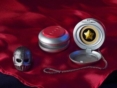 バンダイ、「スケバン刑事80'sヨーヨー＋鉄仮面DXセット｣を発売 - GIGAZINE