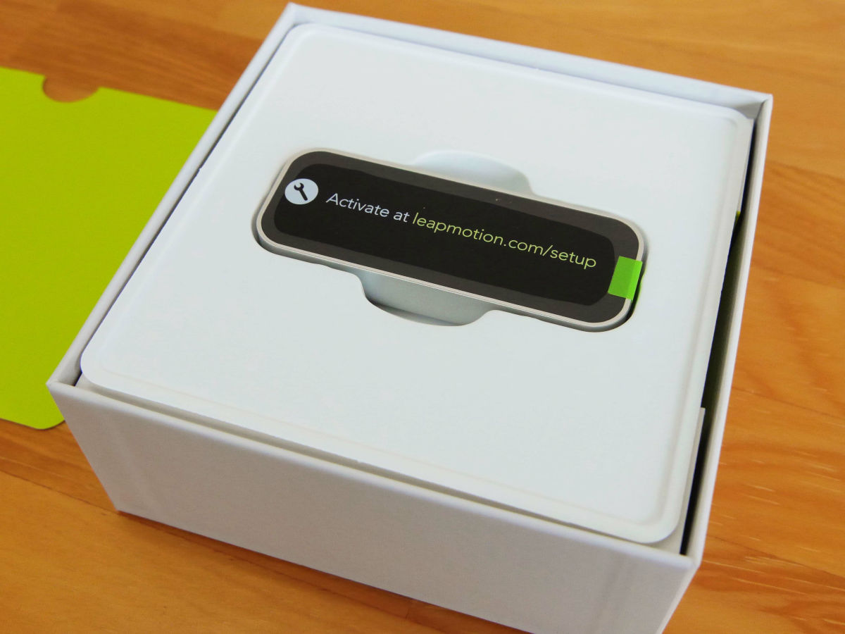 空中で手を動かすジェスチャーだけでパソコンを操作できる「Leap