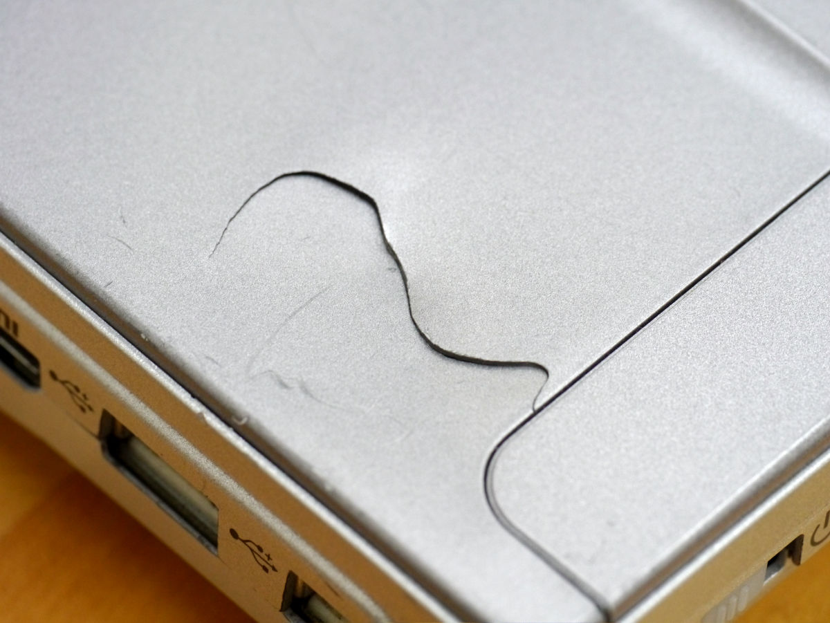 天板が割れたレッツノートの修理をパナソニックに依頼してみたよ