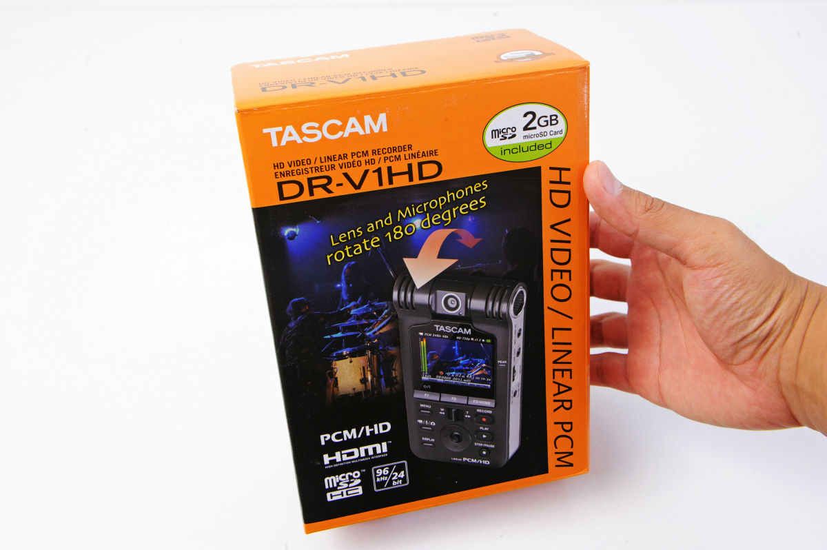 180度回転するカメラでHD映像を撮りつつリニアPCM録音ができる「DR