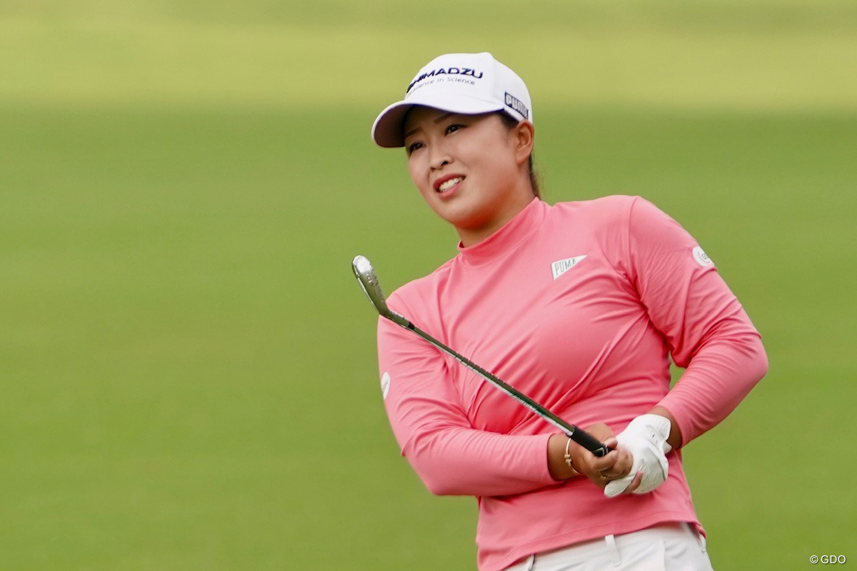 尾関彩美悠 プロのオンネーム入りサインボール 尾関彩美悠 プロの