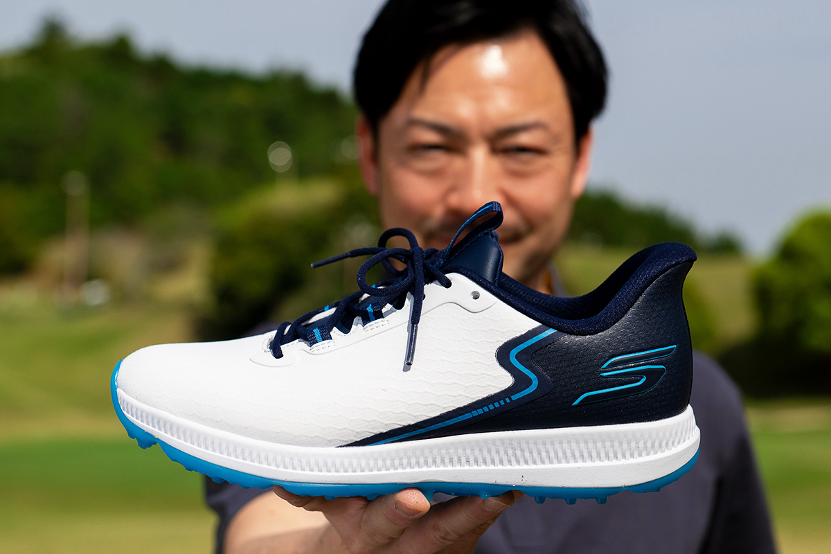 クラブ握ったまま履けちゃう“スリップインズ”の実力はどれほどかっ