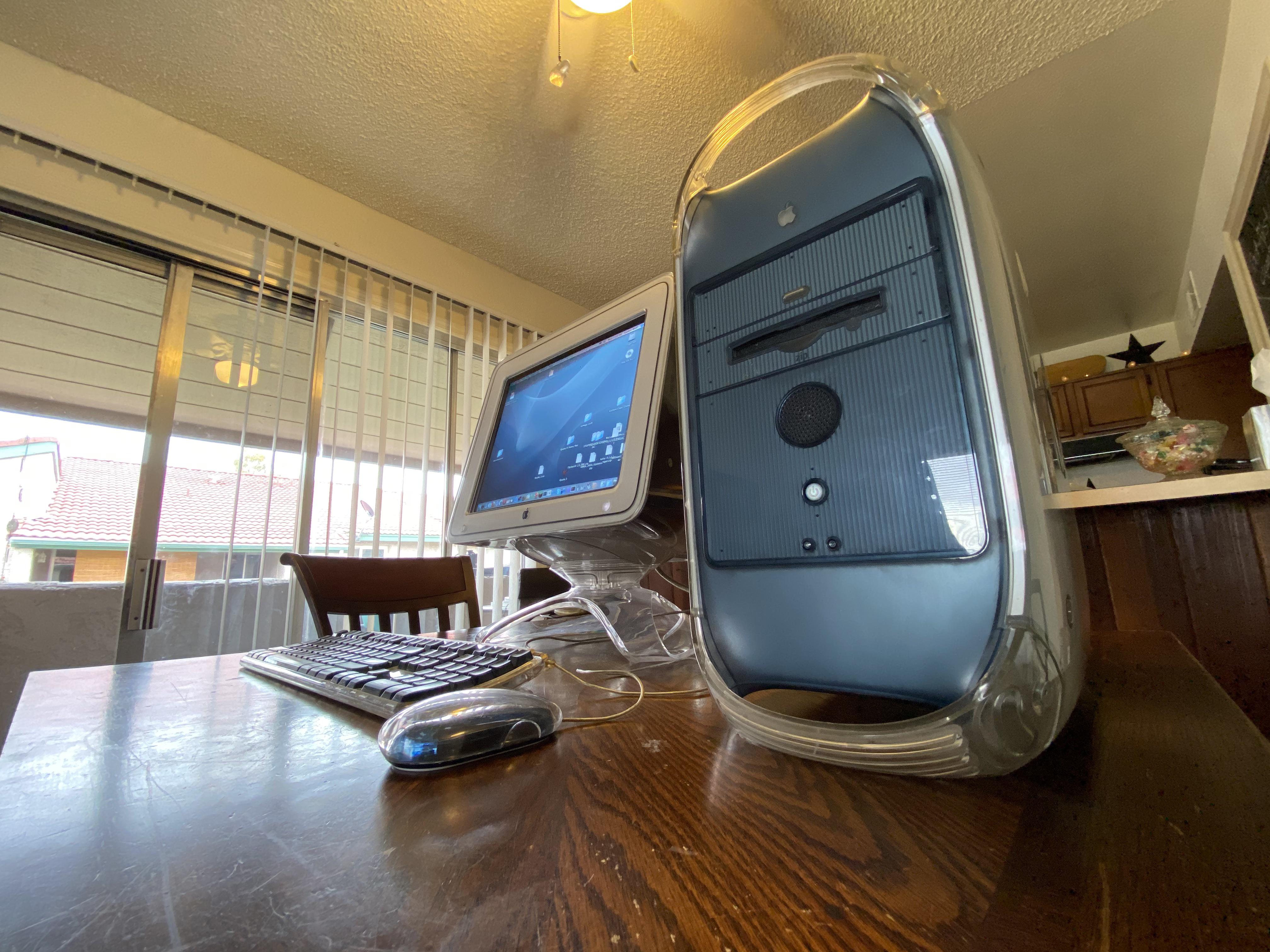 PowerMac G4 733MHz Graphite & Apple Studio Display CRT (ADC