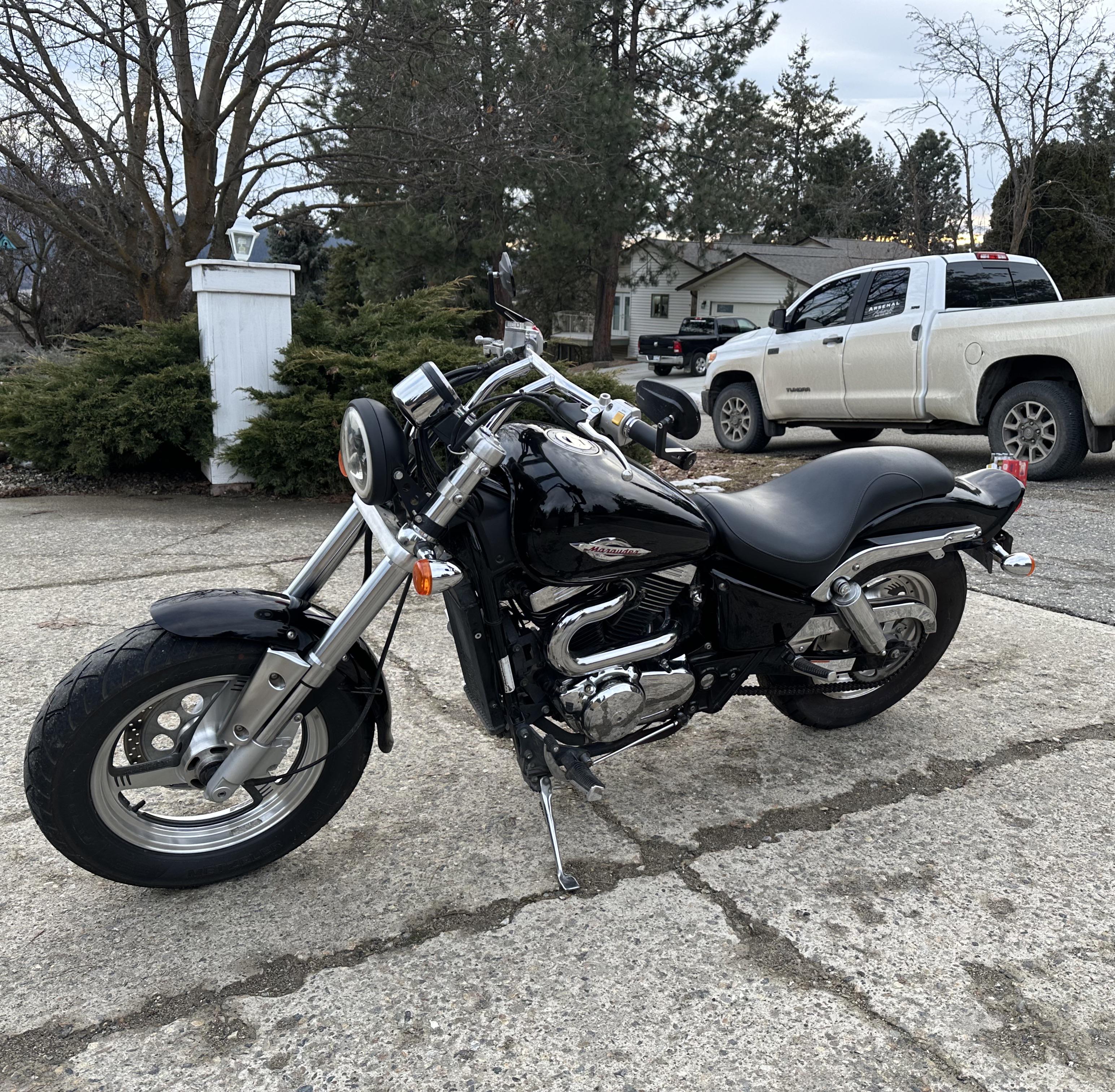 初めてのバイク！04年式のスズキ マローダー VZ800。めっちゃカッコ