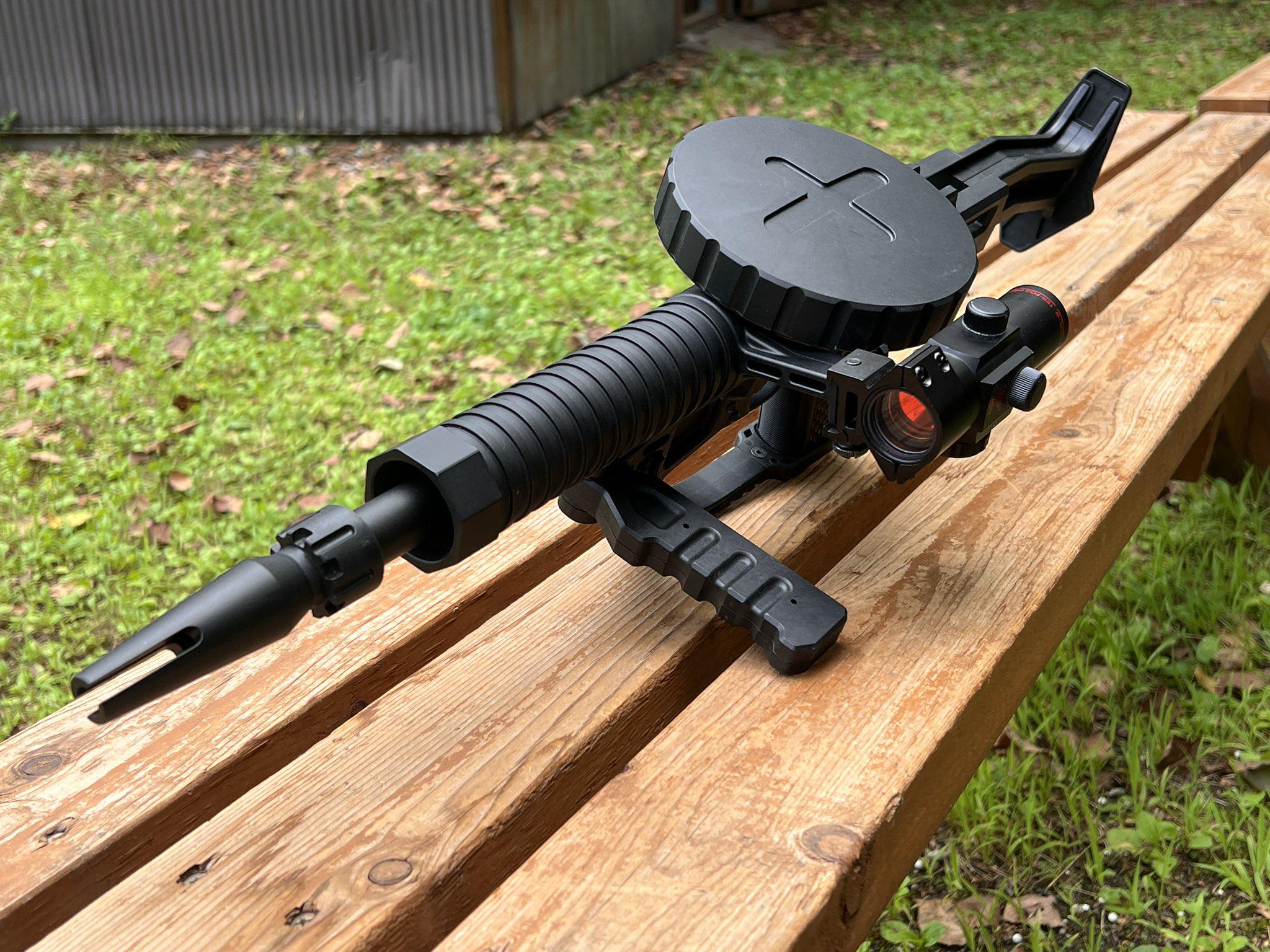 Twitterの@whezavyによるザクマシンガン : r/Gundam