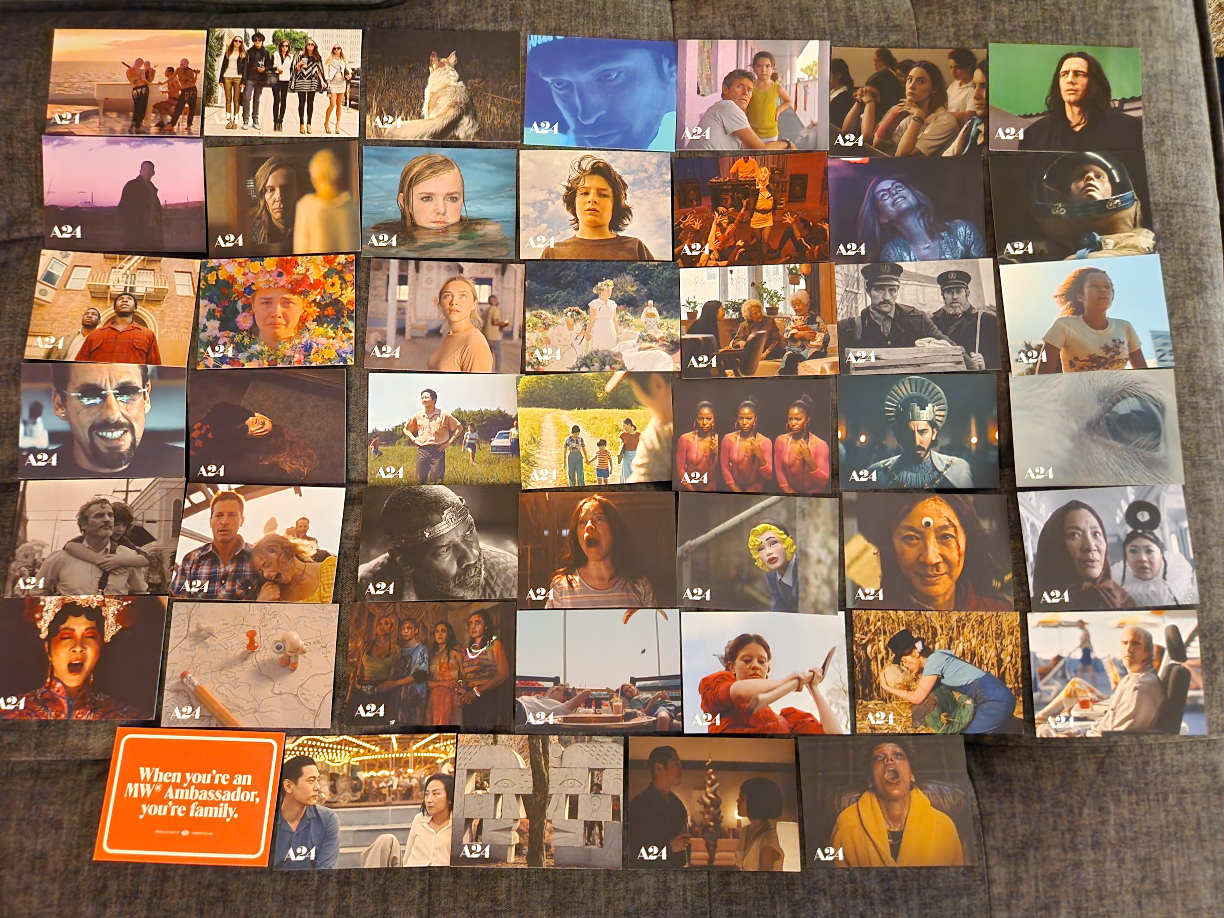 やっとA24のポストカード全部集めた！ どの映画/カードが好き？ : r/A24