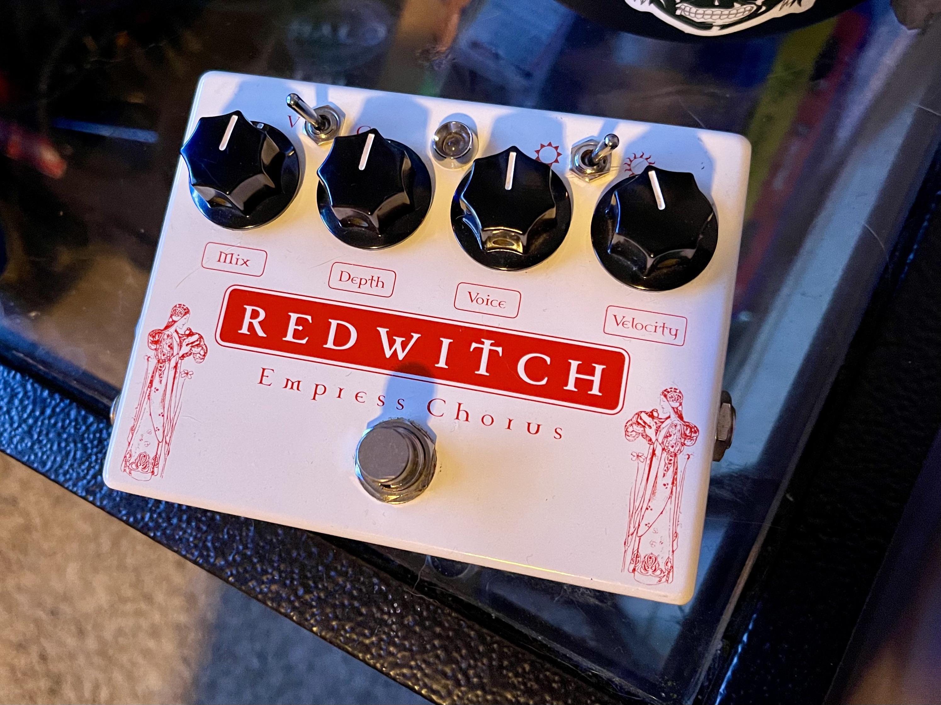 NPD (take 2) - Red Witch Empress Chorus : r/guitarpedals