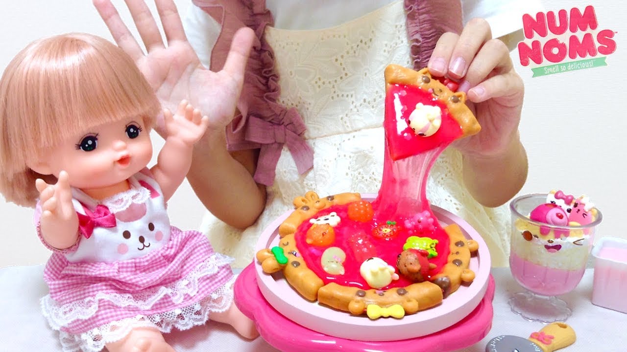 Mell-chan Doll with Num Noms Snackables Pizza Kit - YouTube